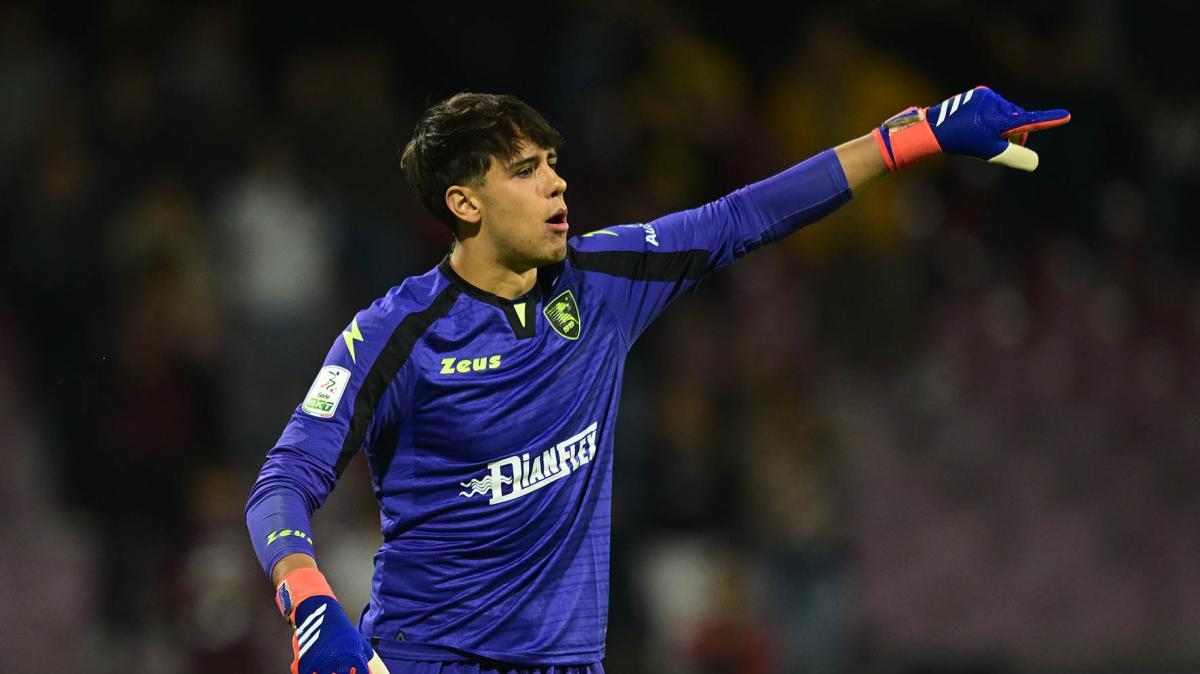 Salernitana, Corriere scende in D: il portiere in prestito al Real Aversa