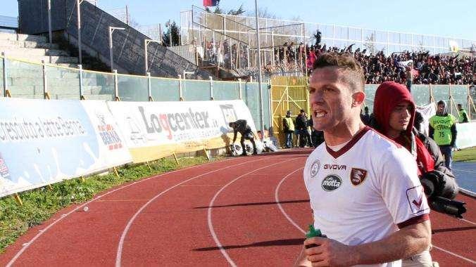 Il difensore ex Pro Lanzaro è volato in Spagna ma...