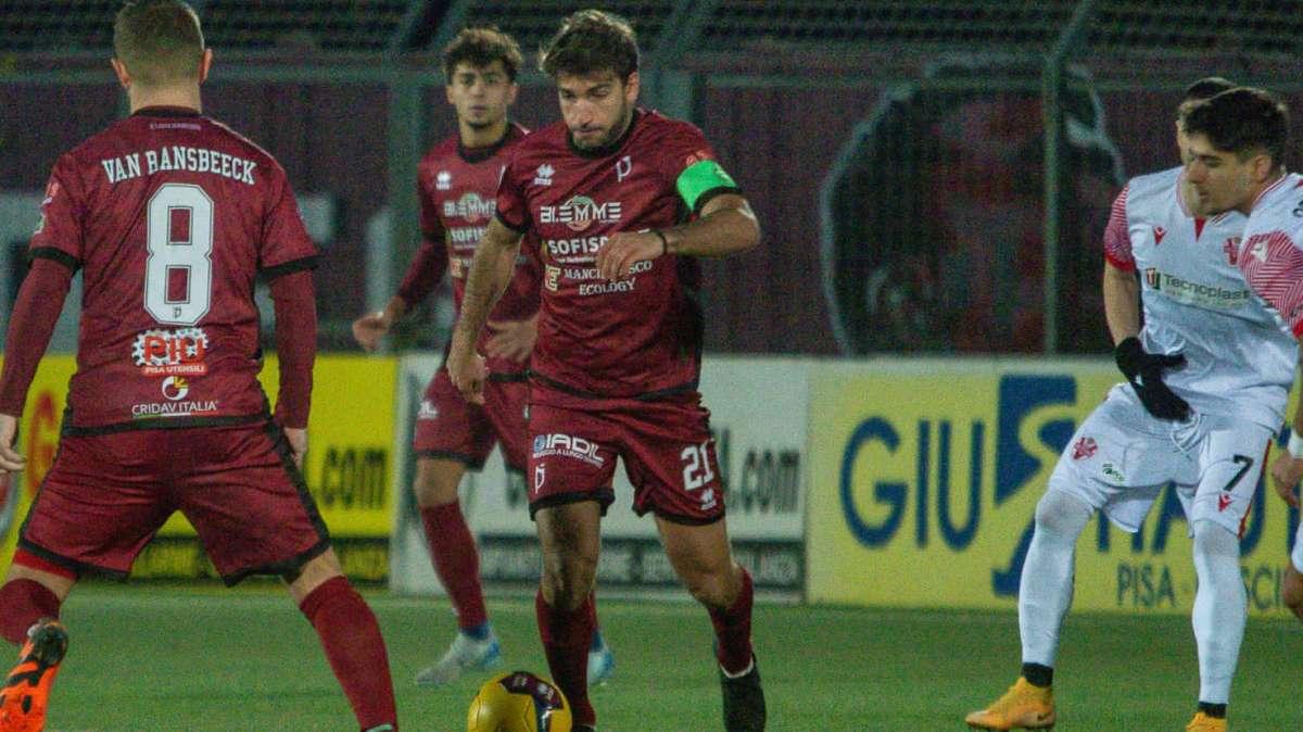 Pontedera, al lavoro per il rinnovo al 2027 di capitan Perretta