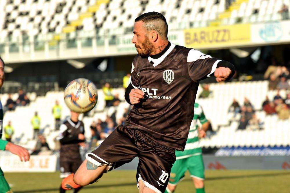 Fermana, nel mirino l'attaccante Alessandro e il centrocampista Ruci