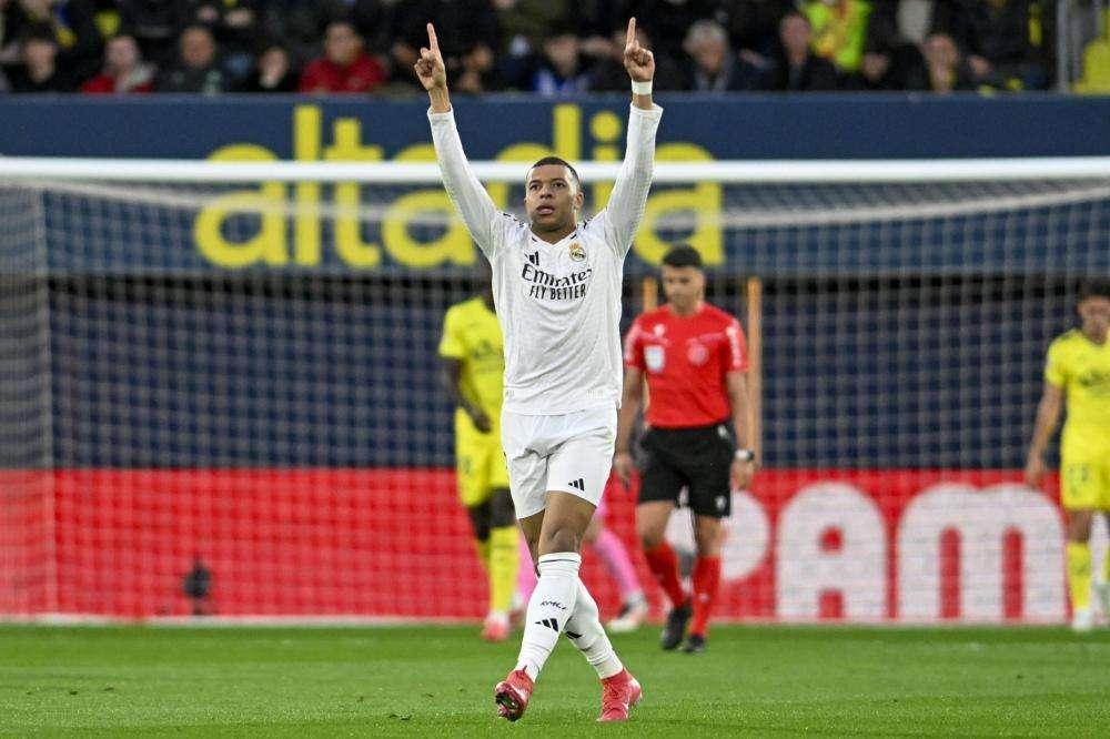 Doppietta Mbappé, il Real torna in vetta alla Liga