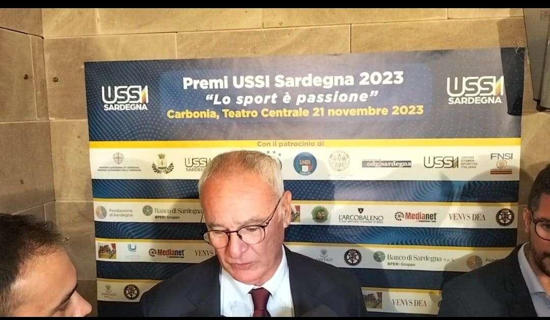 LIVE TC - Premi USSI, sul palco arriva Ranieri: "Sono emozionato per questo premio. I valori di lealtà e rispetto nello sport me li hanno trasmessi i miei genitori fin da piccolo"