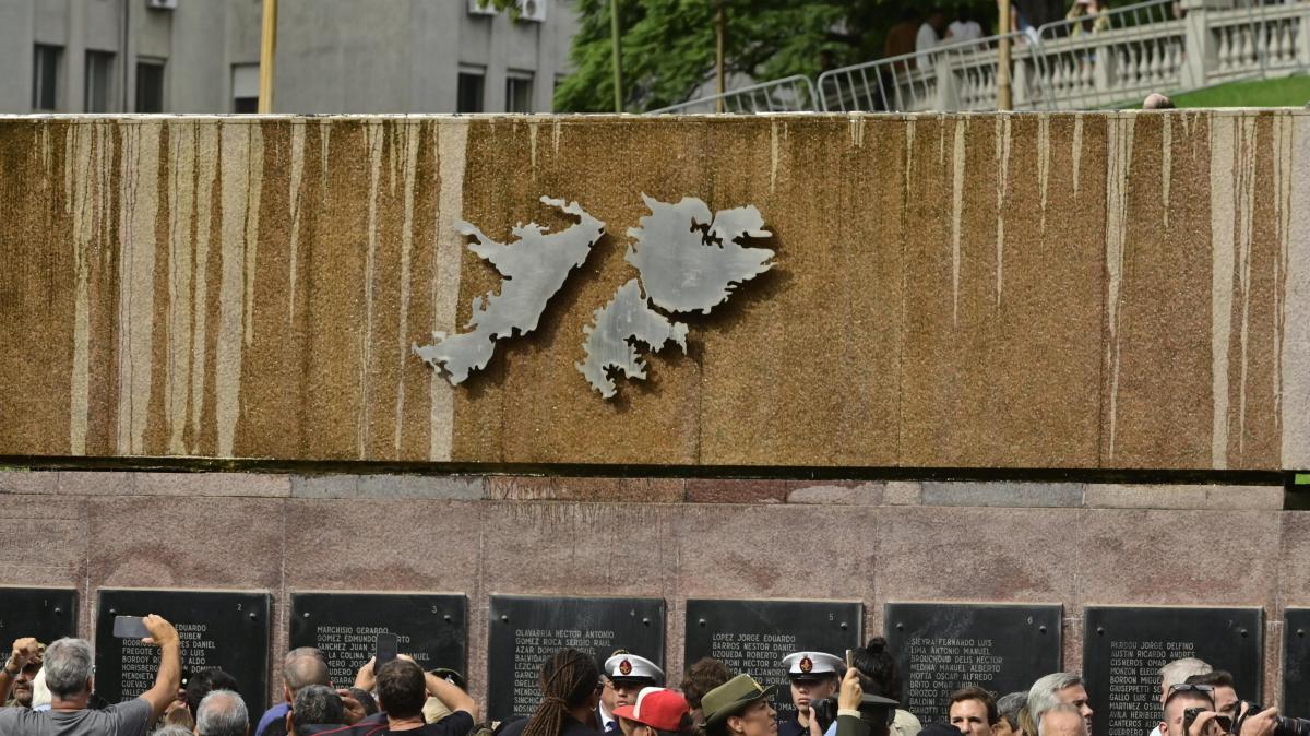 Mondiali, appello dei veterani delle Malvinas: "Il calcio non è una guerra"