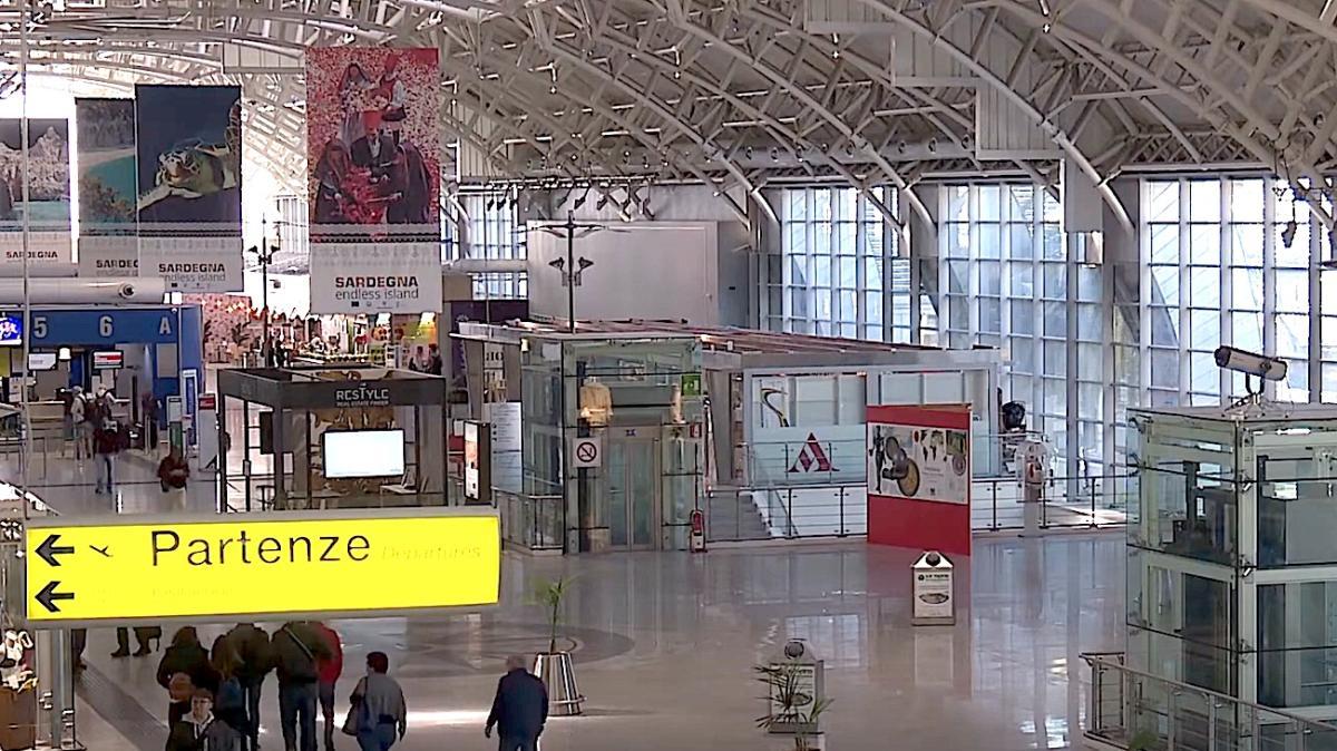 Cagliari-Genoa: i liguri in arrivo all'aeroporto di Cagliari Elmas