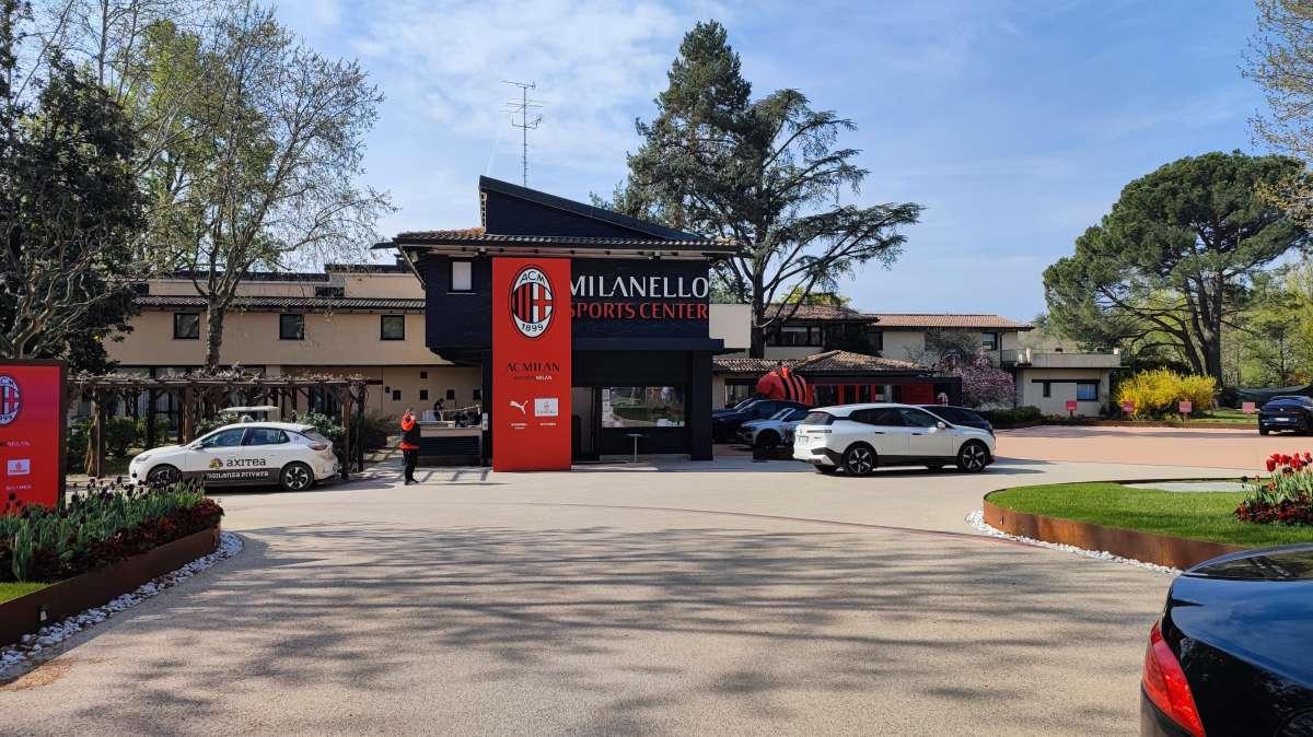 QUI  MILAN - Allenamento al mattino con diversi giocatori da valutare