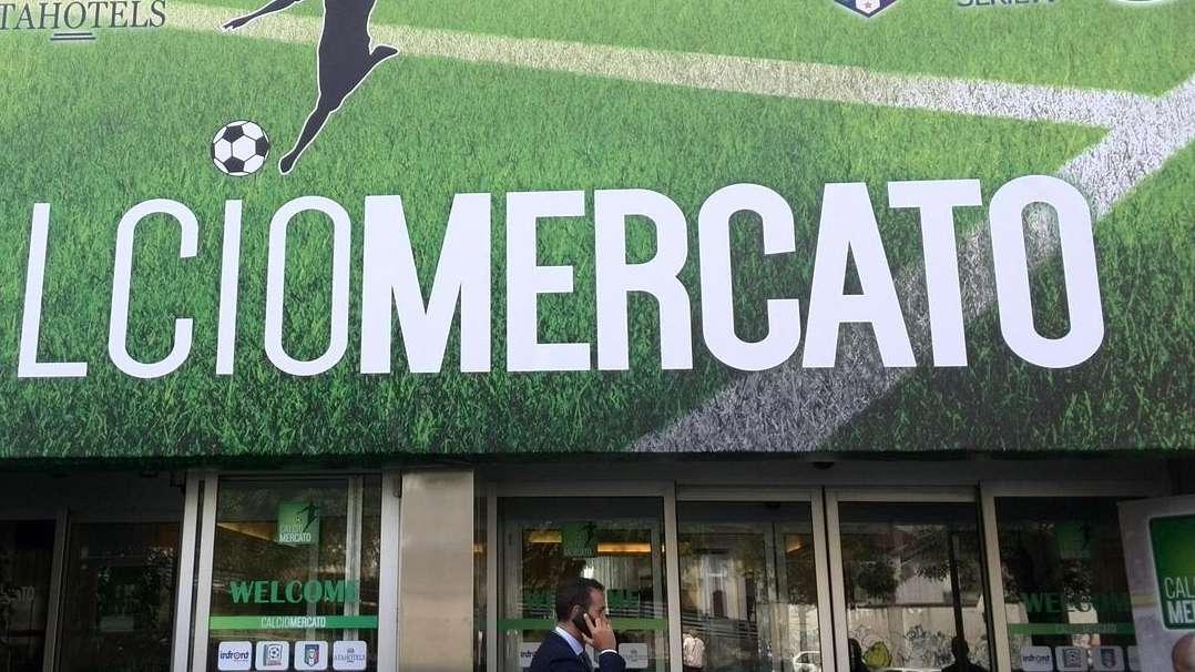MERCATO CAGLIARI H24 - Lapadula ad un passo dallo Spezia: c'è l'accordo con i rossoblù. Bonato alla finestra per un'altra punta. Tentazione Lecce per Augello. Suggestione Insigne?