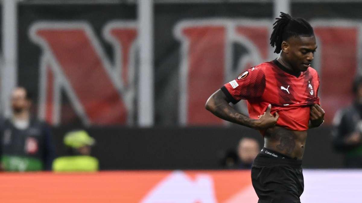 Leao a muso duro con un giornalista: "Che cxxxo vuoi?"