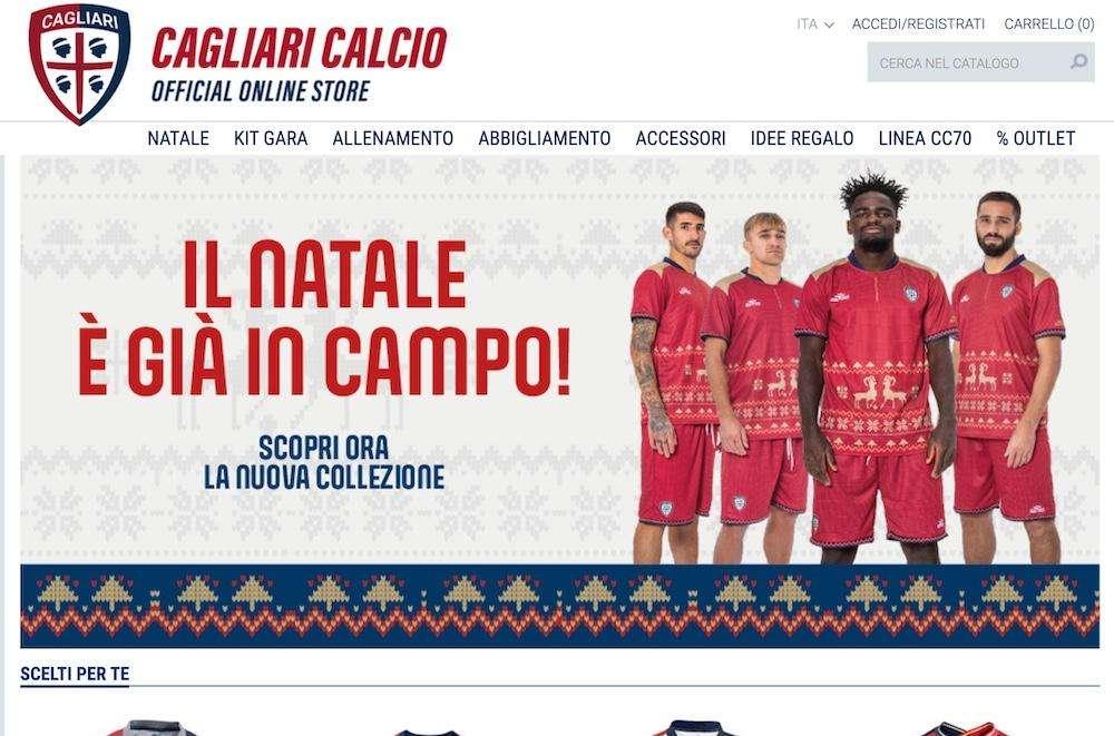 Il Cagliari lancia collezione natalizia negli store ufficiali: Luvumbo, Deiola, Pavoletti e Kourfalidis testimonial