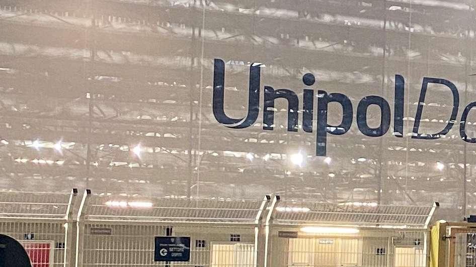 QUI NAPOLI - Il club sui social pubblica uno scatto dell'Unipol Domus: "Qui è dove giocheremo oggi"