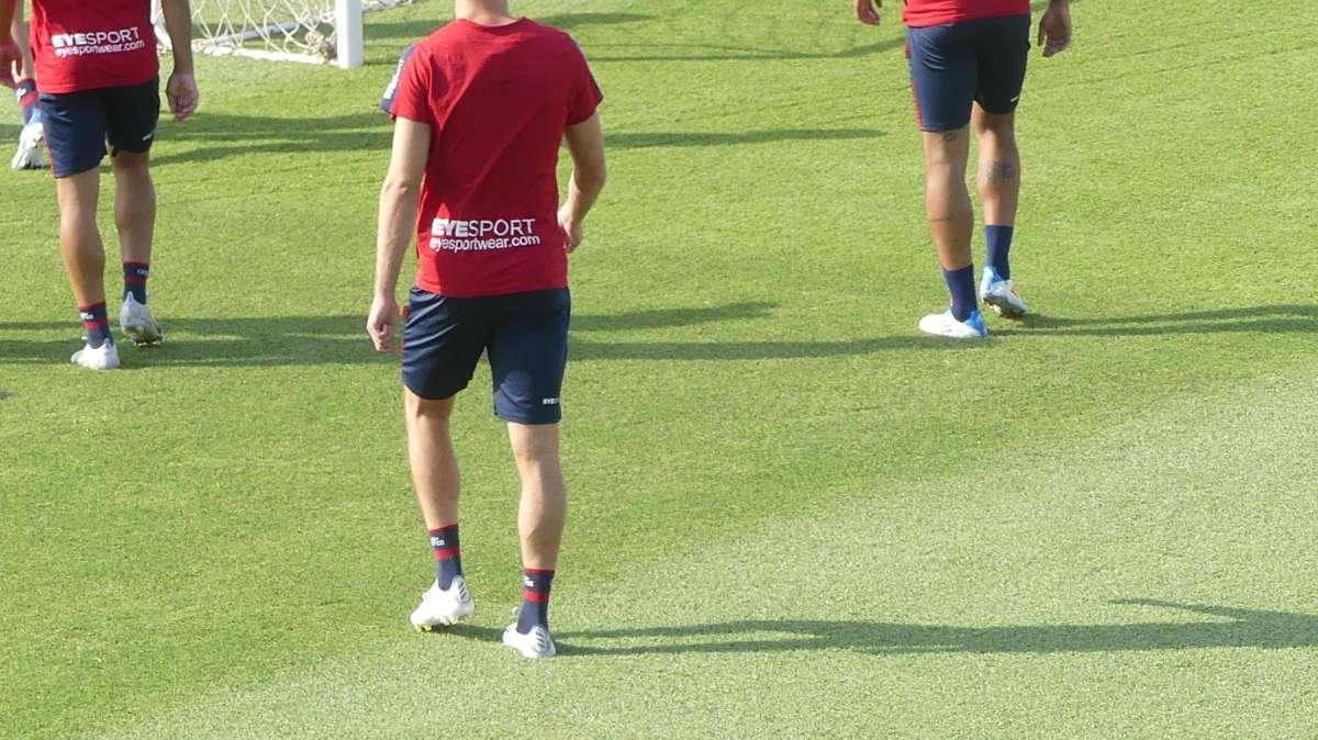 Primavera rossoblù in campo: anche i ragazzi di Ranieri assistono al match