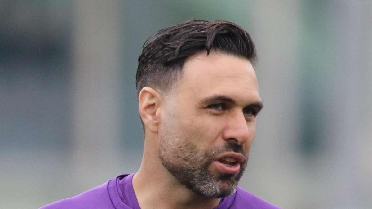 Paura per il padre di Salvatore Sirigu: schianto in moto contro un camion della Protezione Civile