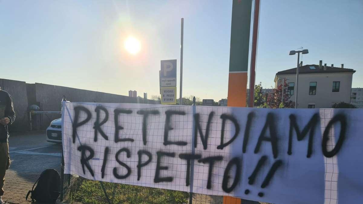 QUI VENEZIA - Il club lancia una linea di costumi, i tifosi: "Meno marketing, più risultati"