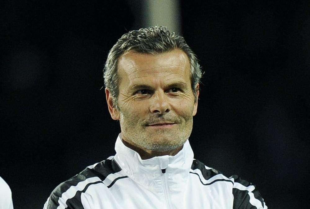 UN MIRTO CON... Roberto Tavola