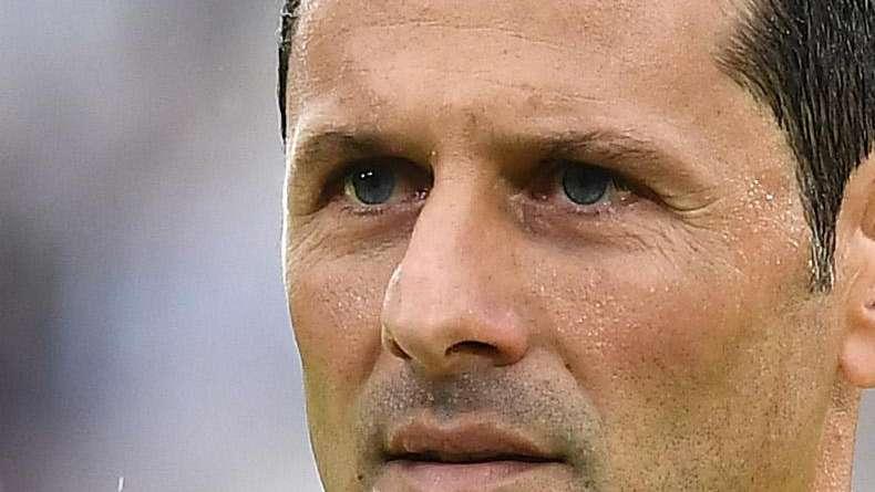 Corona d'alloro per Massimo Gobbi: l'ex Cagliari si è laureato in Economia