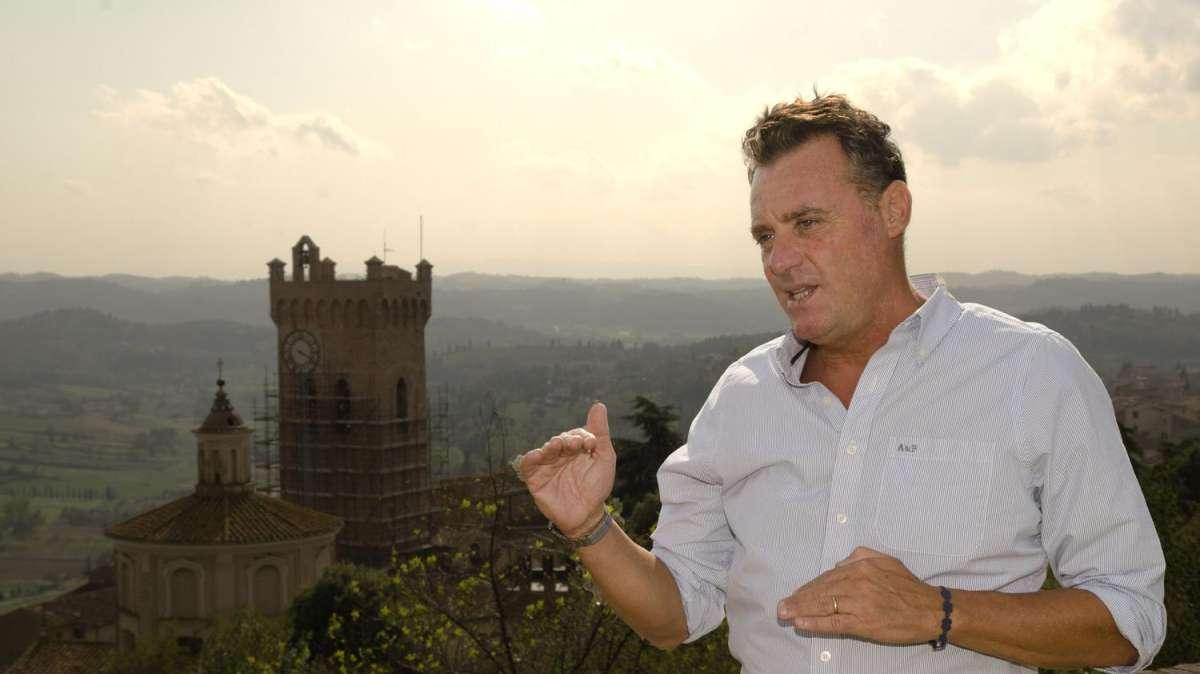 Torchia (ag. Rugani): "Per tradizione sarebbe strano vedere il Cagliari in B. La Fiorentina farebbe un colpo prendendo Vicario"