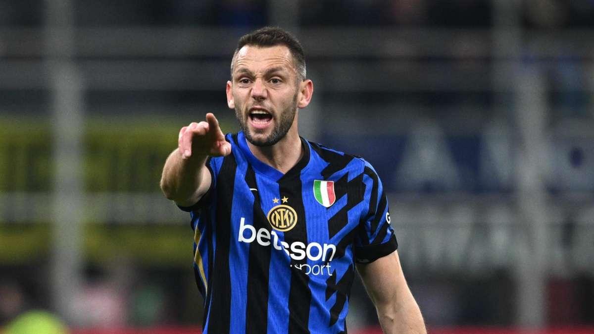 DE VRIJ A INTER TV: "Vittoria non scontata, bravi a reagire dopo il gol del Cagliari"