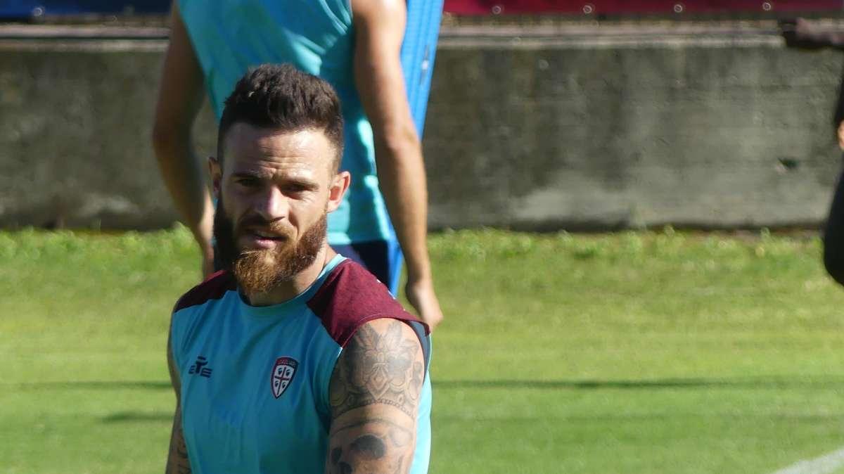 Il Cagliari omaggia Nandez sui social: "Che partita"