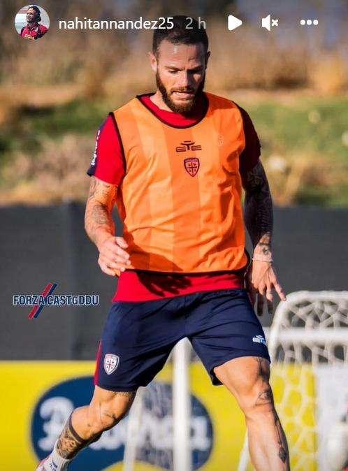Nandez arringa i tifosi rossoblù (FOTO)