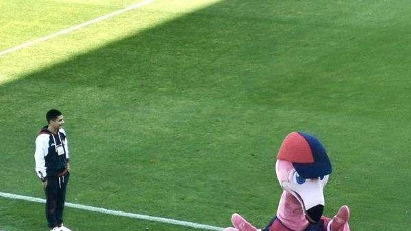 Serata rossoblù da Doppio Malto: incontra Pully, la mascotte del Cagliari Calcio!