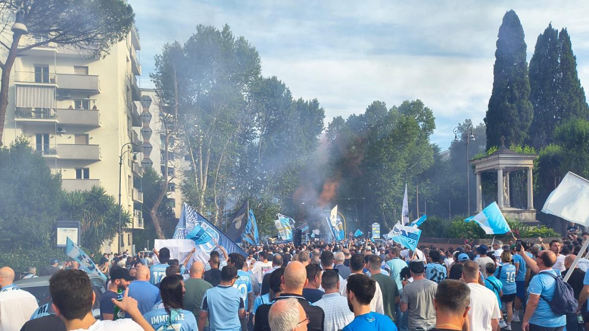 Lazio, un corteo di 20 mila persone in piazza contro il presidente Lotito