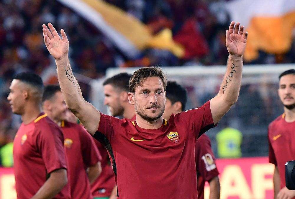 QUI ROMA - Totti, primo per presenze e gol contro il Cagliari