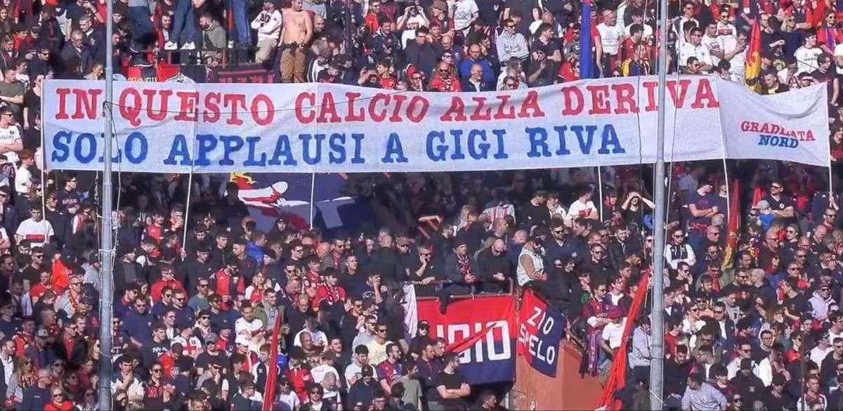 Genoa, gli ultras omaggiano Gigi Riva: "In questo calcio alla deriva solo applausi a Gigi Riva"