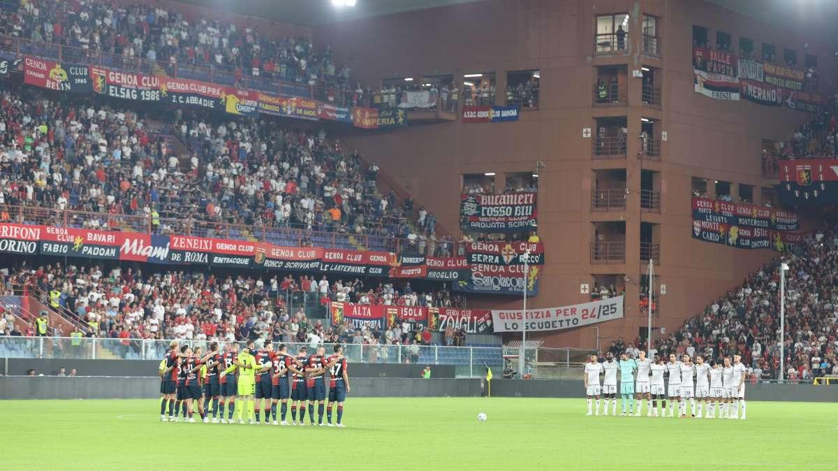 Genoa-Inter, gara sospesa per 7 minuti per lancio di fumogeni