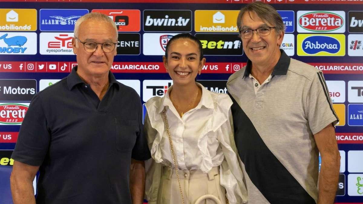 Cagliari, una mattinata da ricordare per la tifosa rossoblù Rebecca Pisanu