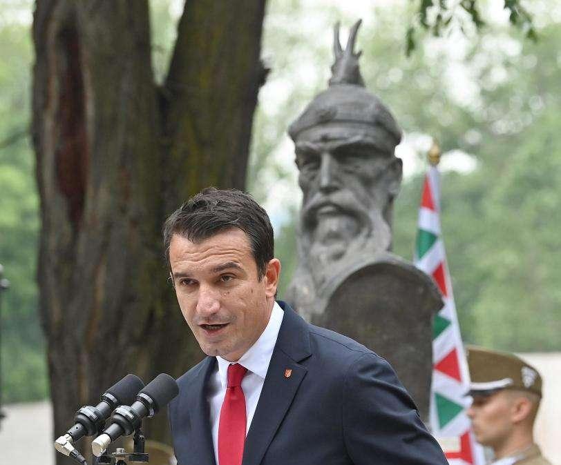 Sindaco Tirana - Mercoledì uffici chiusi, tutti a piedi