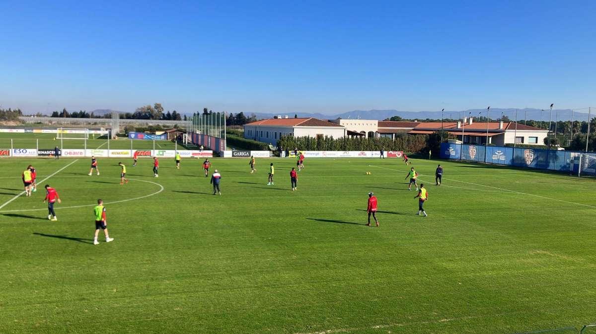 LIVE TC -  allenamento terminato, grande entusiasmo in tribuna da parte dei tifosi 