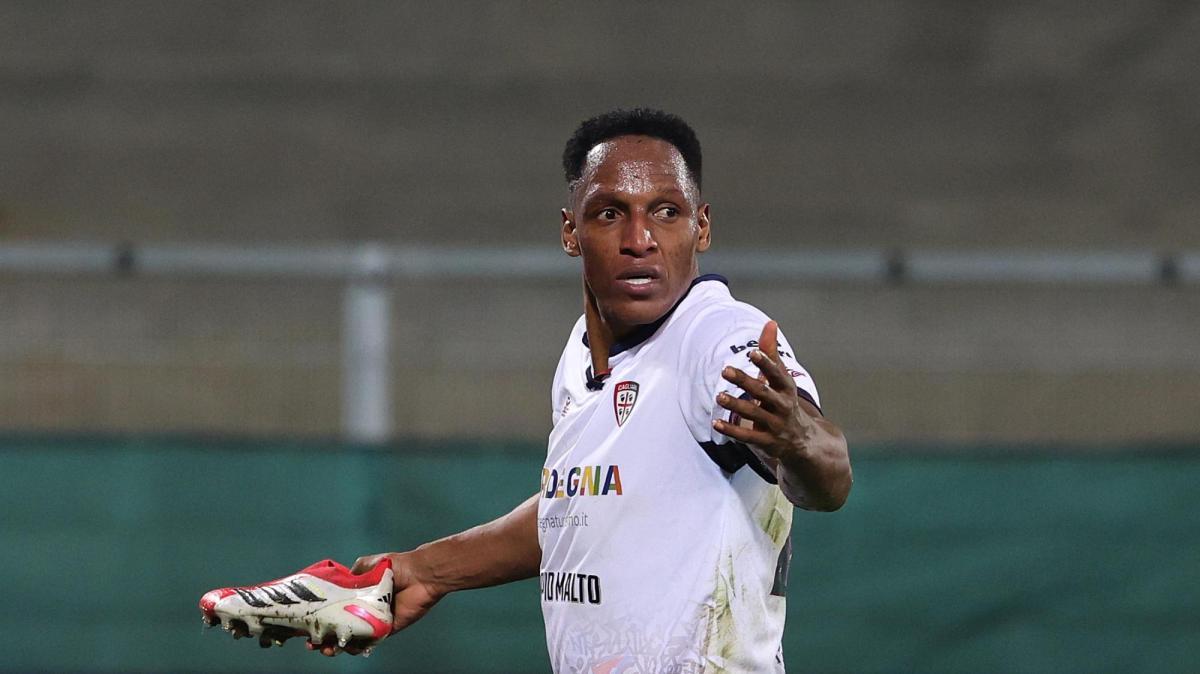 Verso lo scontro salvezza con il Lecce. Gazzetta: "Difesa da ritrovare. Ma il Cagliari prova a recuperare Mina"