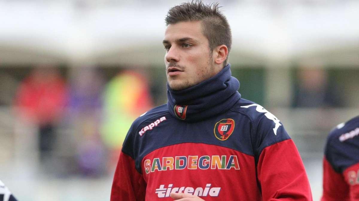 Dessena, l'agente: "Resta a Cagliari al 100%"
