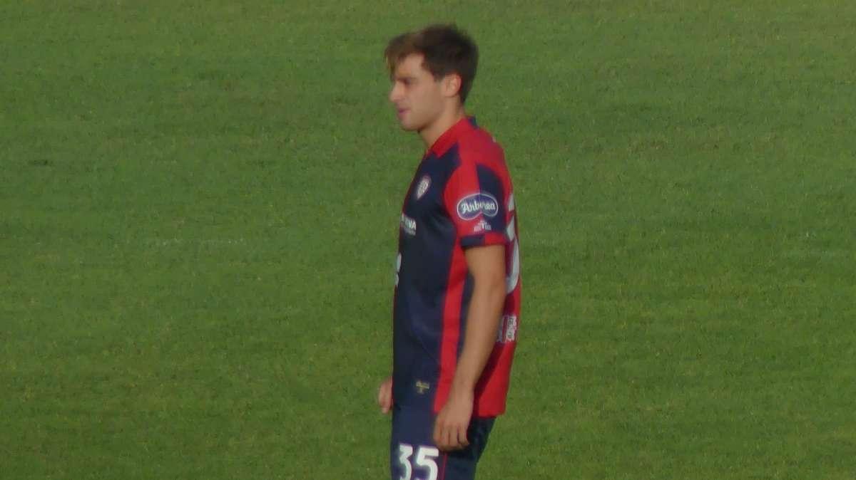 Gazzetta - Cagliari al Via del Mare con l'albero di Natale. Due trequartisti per supportare Petagna