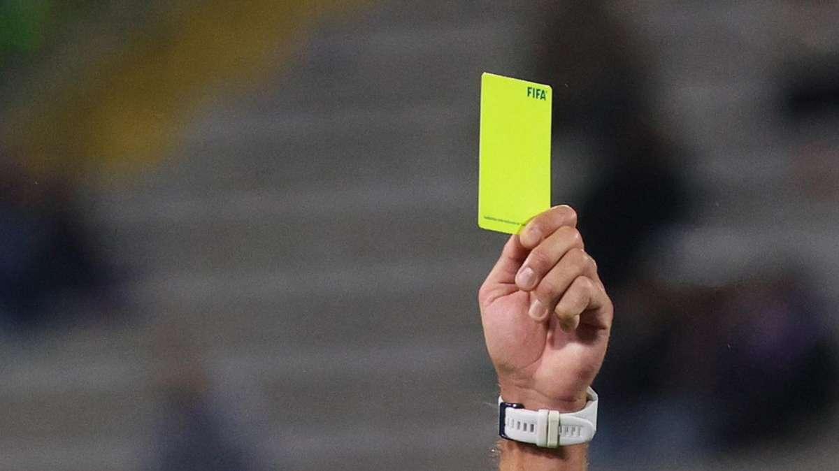 Corsport - Cartellini gialli, il Verona la squadra più "cattiva". Il Cagliari a centro classifica