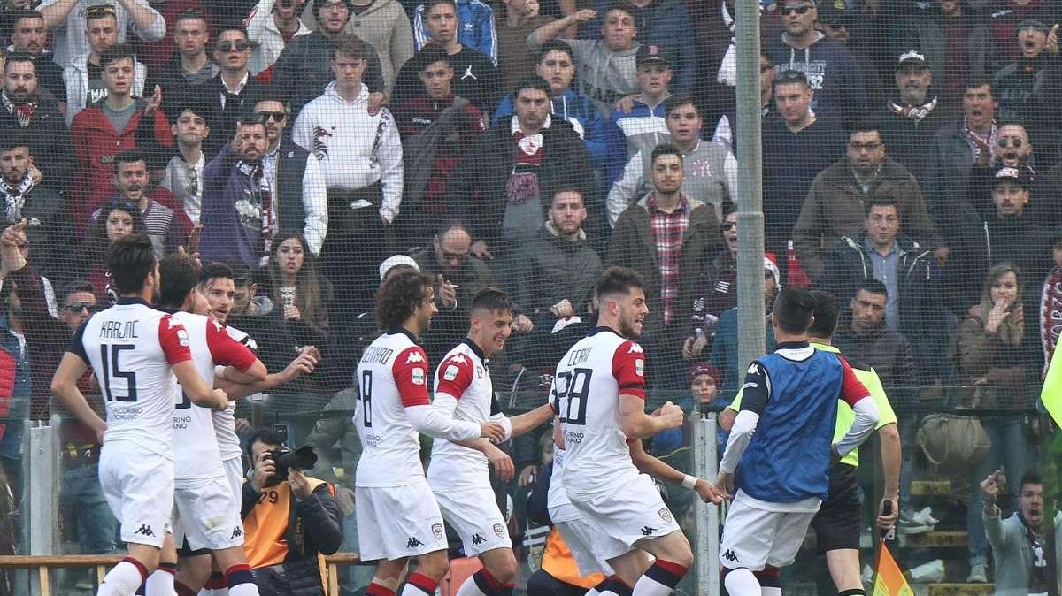 2015, il Cagliari sbanca Salerno. Tello balla e scatena la rissa
