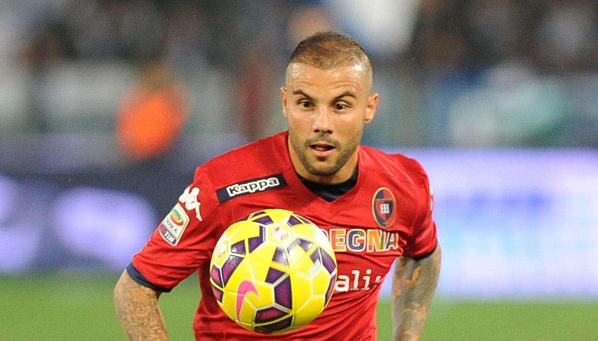 Il Cagliari fa gli auguri a Pisano: "Buon compleanno Checco!"