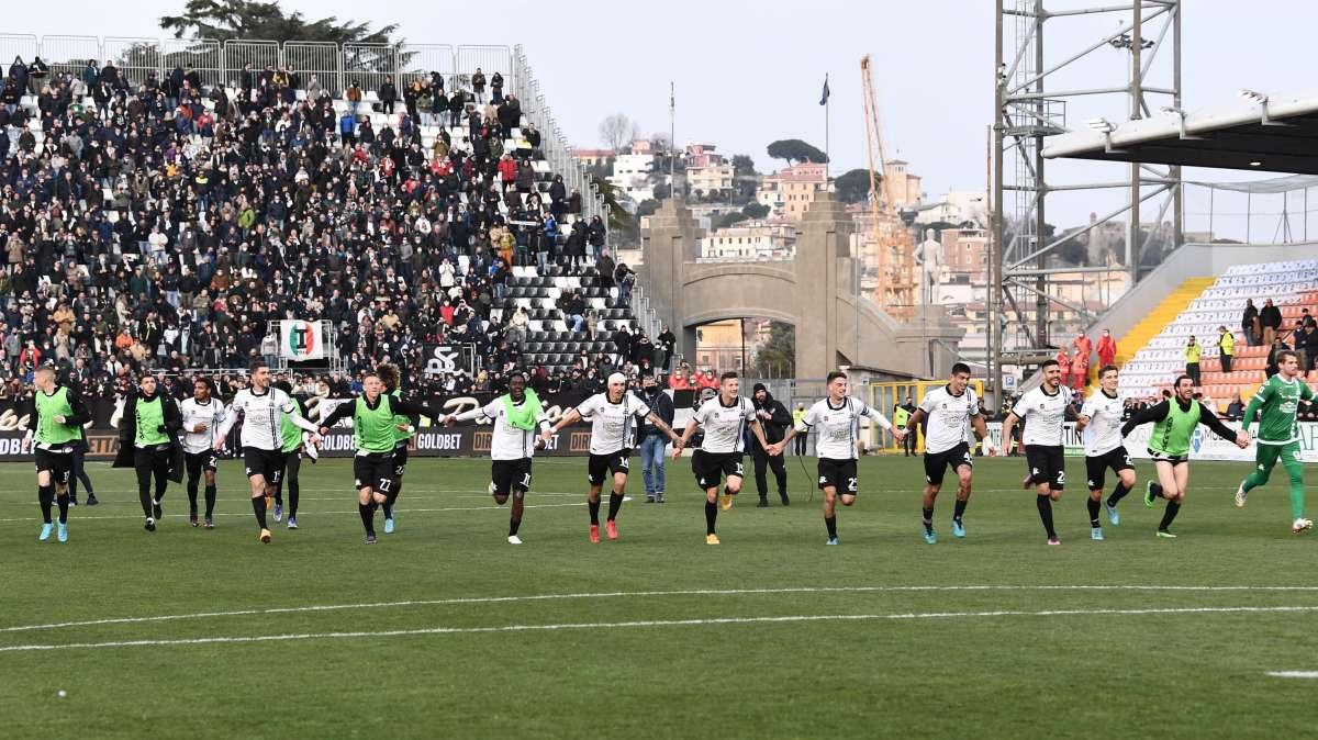 Spezia-Ascoli, tifoso colpito da malore stabilizzato e portato all'Ospedale