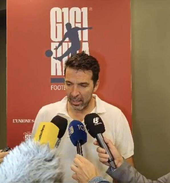 GIGI RIVA WEEK - Buffon: “Molto contento di essere qua. Gigi meritava questo”