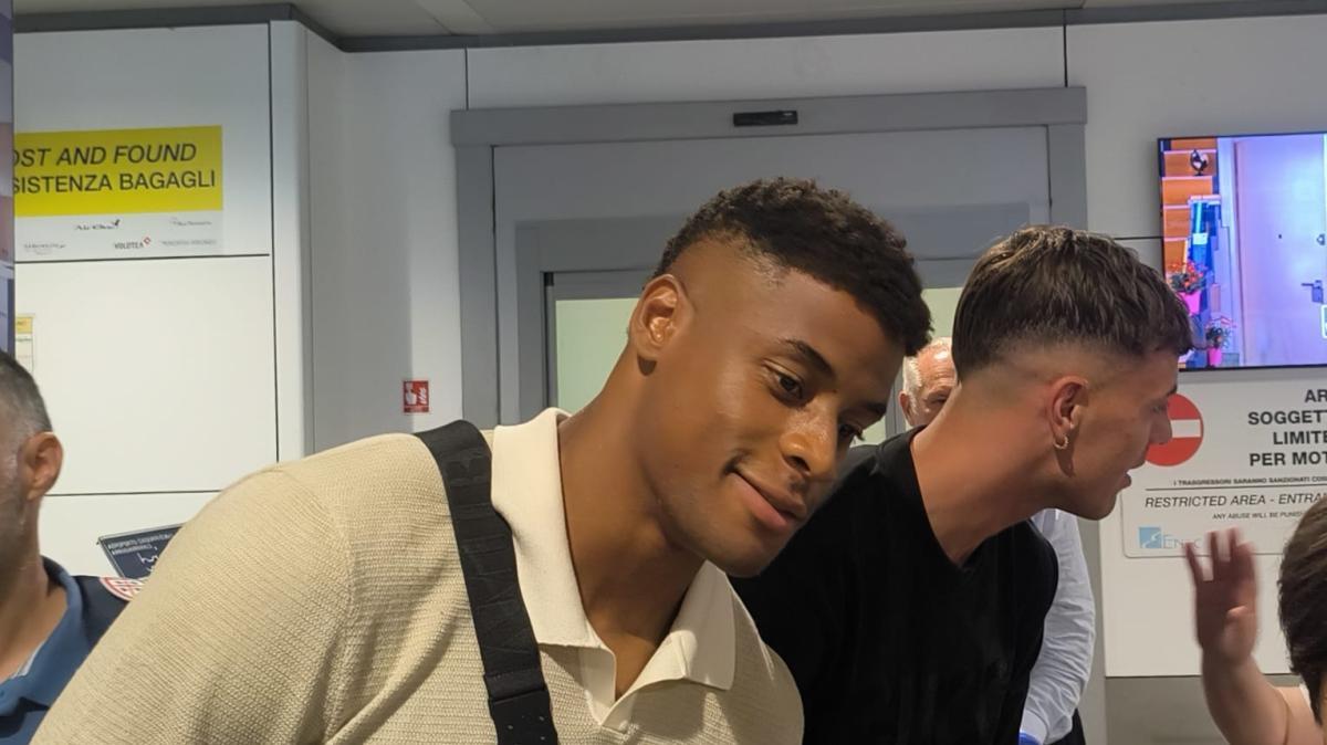 Kevin Carlos: "Voglio arrivare più in alto possibile con il Cagliari. Perché non sognare un trofeo?"