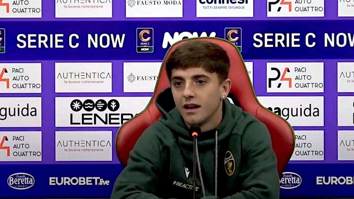 Ternana, Carboni: "Andare ad esultare sotto la curva è bellissimo. Passaggio da Primavera a Prima Squadra? Ci sono state difficoltà a livello fisico"