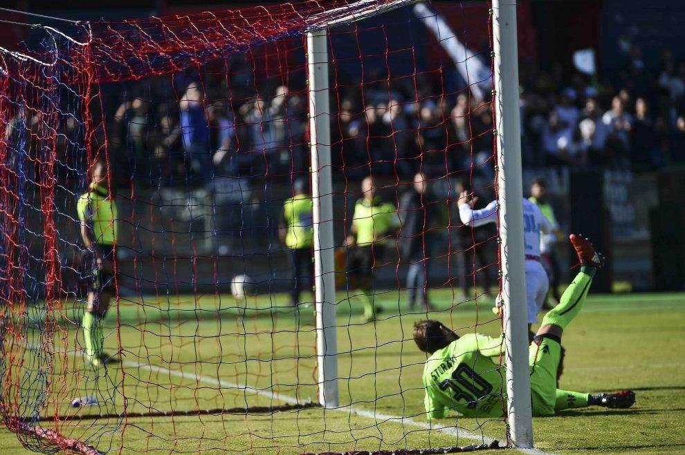 Cagliari, la "manita" col Napoli ti consegna un record negativo