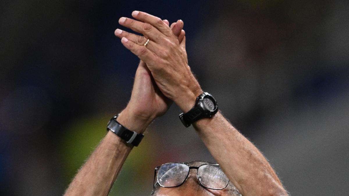 Atalanta, Sarri già polemico: "Contro la Roma sfida tra chi lavora da 14 mesi e chi da 45 giorni"
