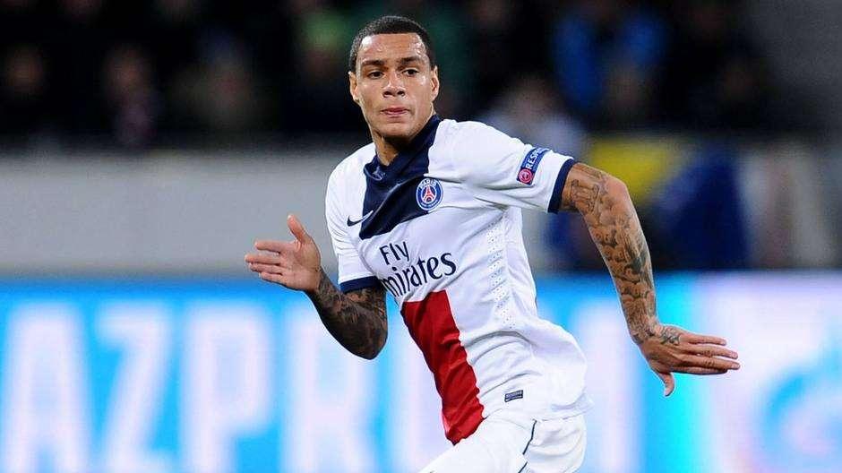 Cagliari, ti ricordi di Gregory van der Wiel? Protagonista al PSG, turista in terra sarda