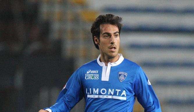 UFFICIALE - Mancosu torna al Cagliari. Verachi a Siracusa