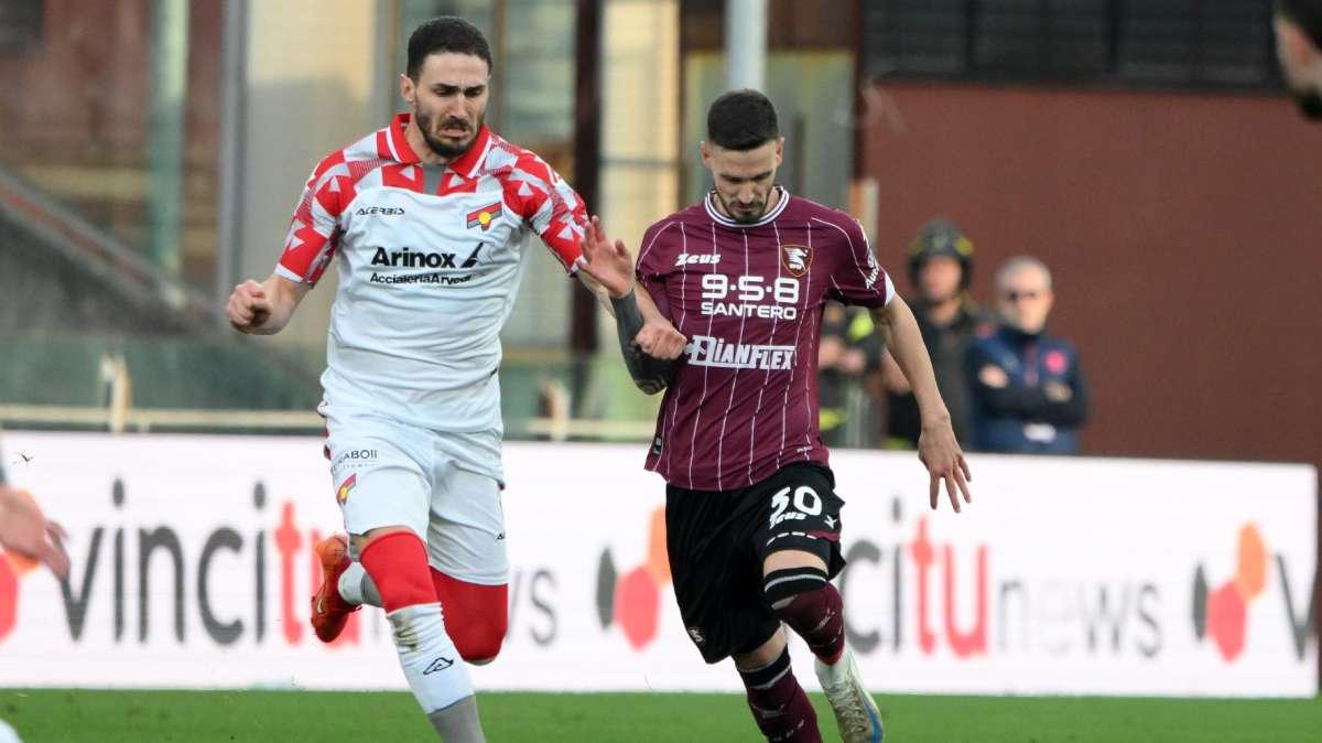 Cremonese, Azzi festeggia sui social: "Mi sei mancata, Serie A!"