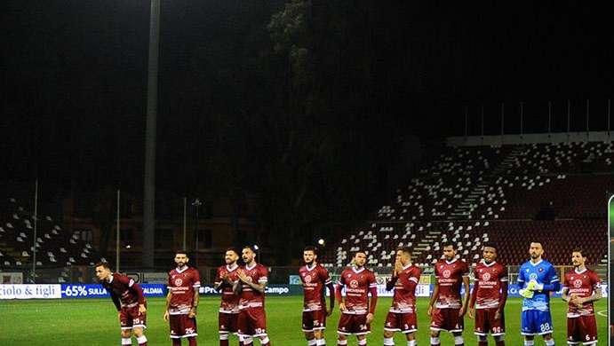 Gazzetta di Reggio - Reggina, non è tempo di deprimersi: si prova a ripartire col Cagliari
