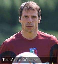 Chelsea, si torna a parlare di Zola per il dopo-Hiddink