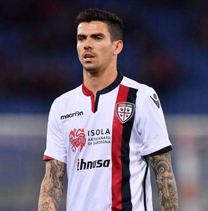 Asse Cagliari-Bologna, sempre in piedi l'idea di scambio Farias-Falcinelli
