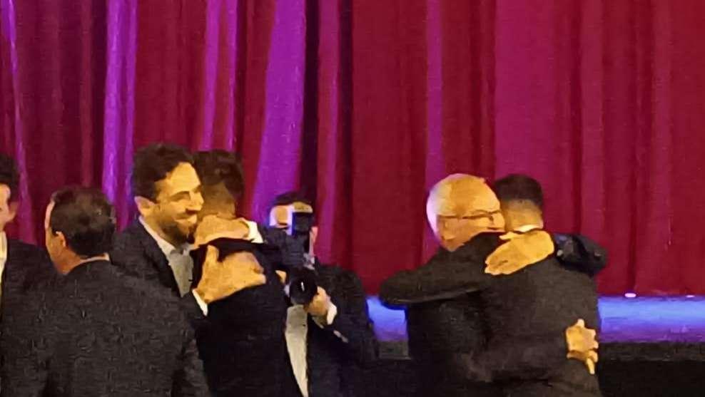 TC - Ranieri riabbraccia Pavoletti e Deiola a "Sa Festa". Presenti anche Buffon e Suazo (VIDEO)