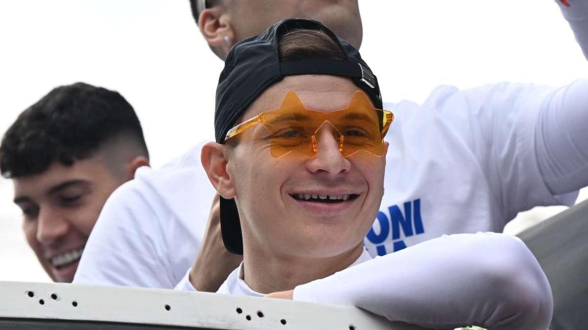 Inter, Barella ringrazia i tifosi: "Senza parole, solo un immenso GRAZIE" (FOTO)